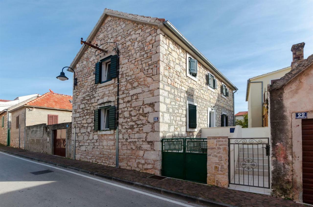 Apartments Renata Primosten Exterior photo